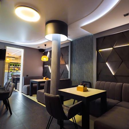 Altin Palace Comrat Exterior photo